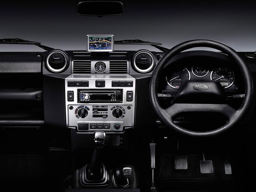  Land Rover Defender 110 SVX RHD 2008 года  (фото 11 из 12)